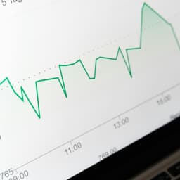 Hero image for guide post "How to Create Daily KPI Reports for Digital Marketing"