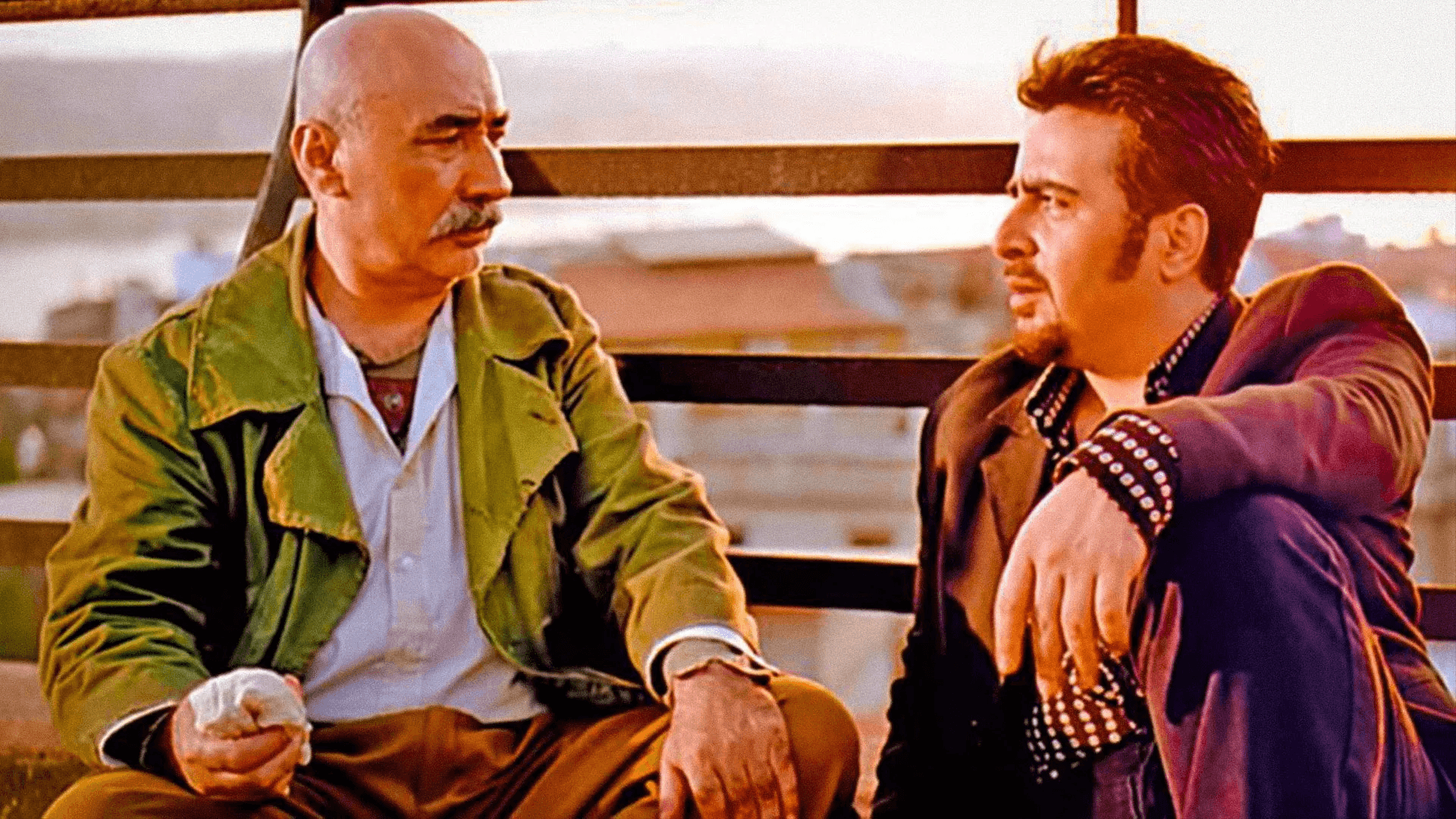 A scene from the movie The Bandit (1996, Yavuz Turgul)